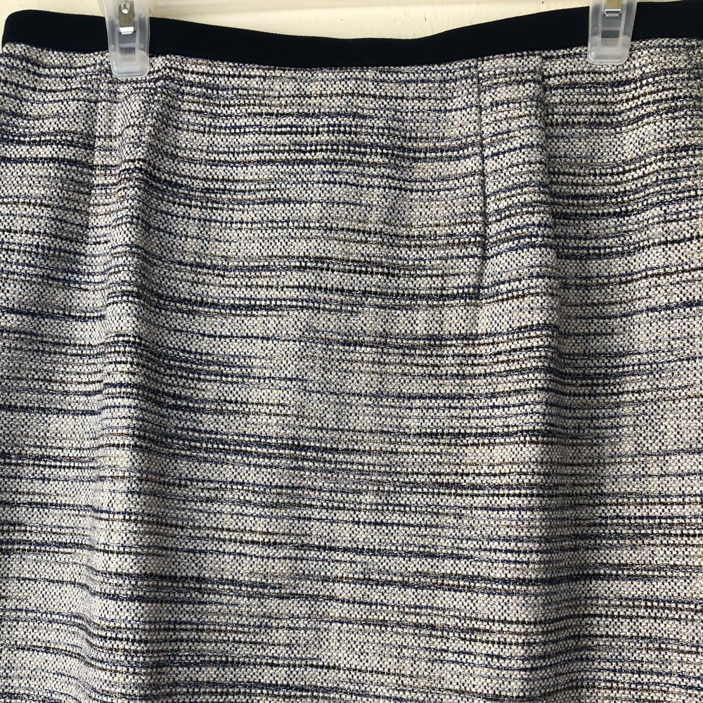 Ann Taylor Black/White tweed skirt, zipper back